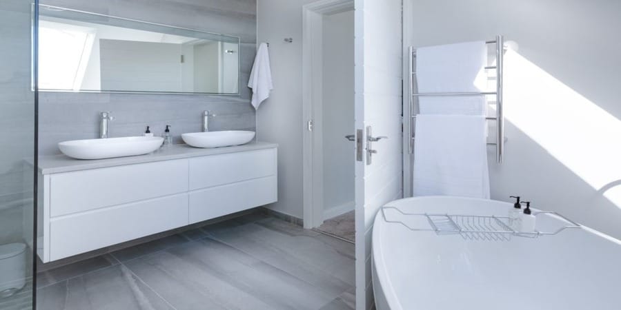 5_white-interior-bathroom-remodel